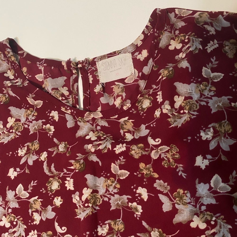 Sienna Sky Women's Top Size M - Picture 8 of 8